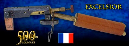 124 - EXCELSIOR (FR) : Modèle N°0, fabriqué par M. Lejeune. "EXELSIOR", sans la lettre C, est estampé sur le réservoir...